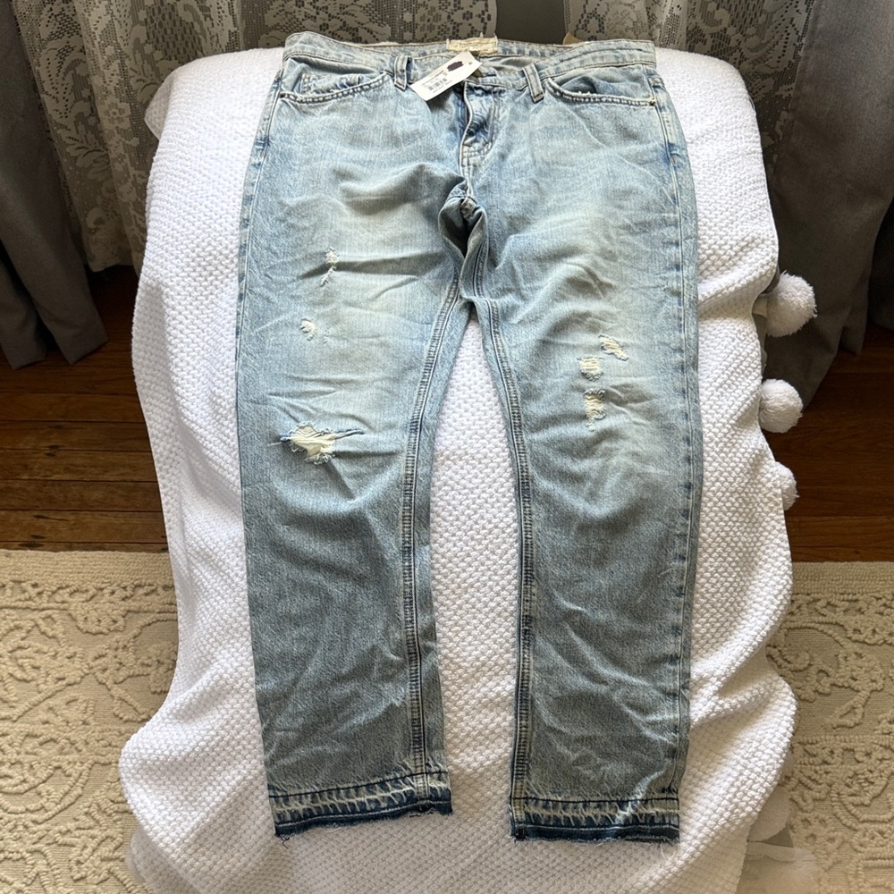 Current/Elliott Light Blue Cropped Jeans